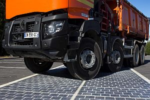 Франция започва производството на соларна пътна настилка