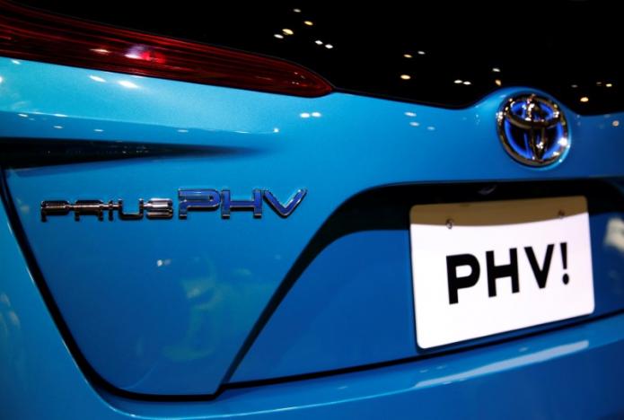 Toyota представи нов модел на Prius с PV покрив